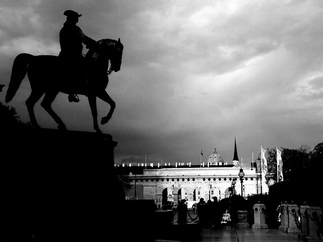 Maria Theresa Square (Maria Theresien Platz)