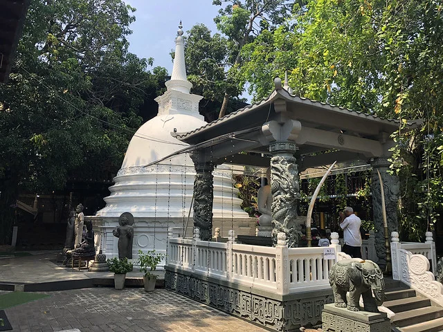Gangaramaya Temple