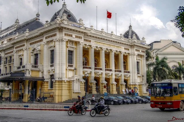 Hanoi Opera House (Nha Hat Lon)