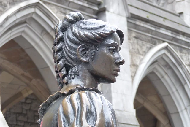 Molly Malone Statue