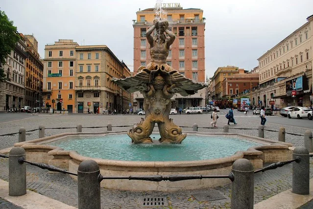 Triton Fountain (Fontana del Tritone)