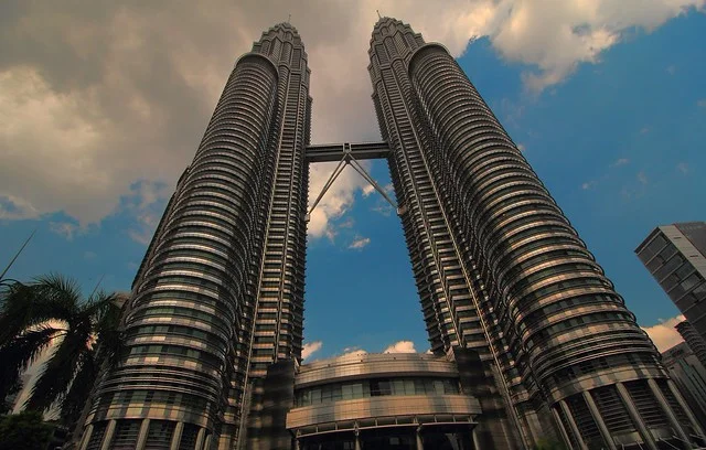 Petronas Twin Towers (Petronas Towers)