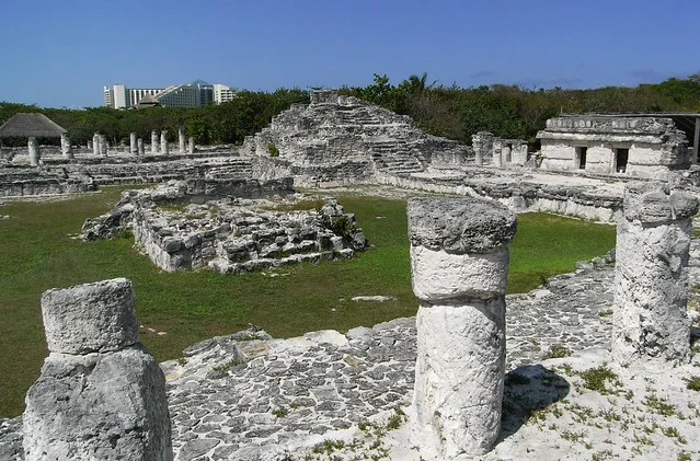 El Rey Archaeological Zone (Zona Arqueológica El Rey)