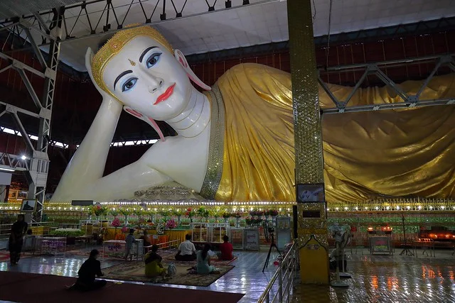 Chaukhtatgyi Paya (Chaukhtatgyi Buddha Temple)