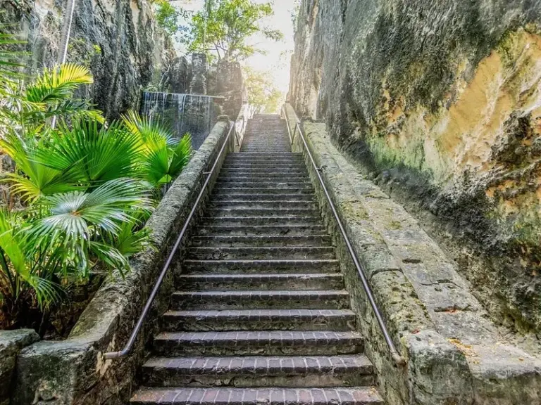 Queen's Staircase