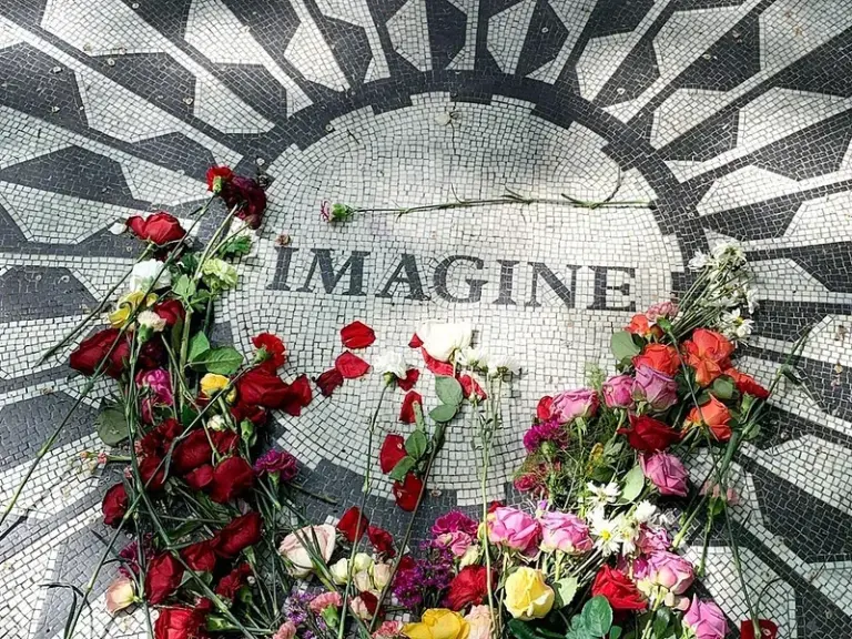 Strawberry Fields (John Lennon Memorial)