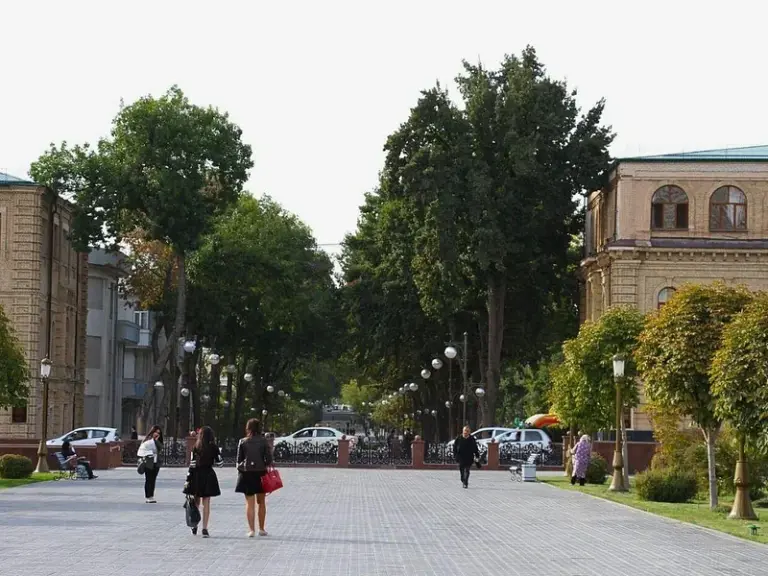 Broadway Alley
