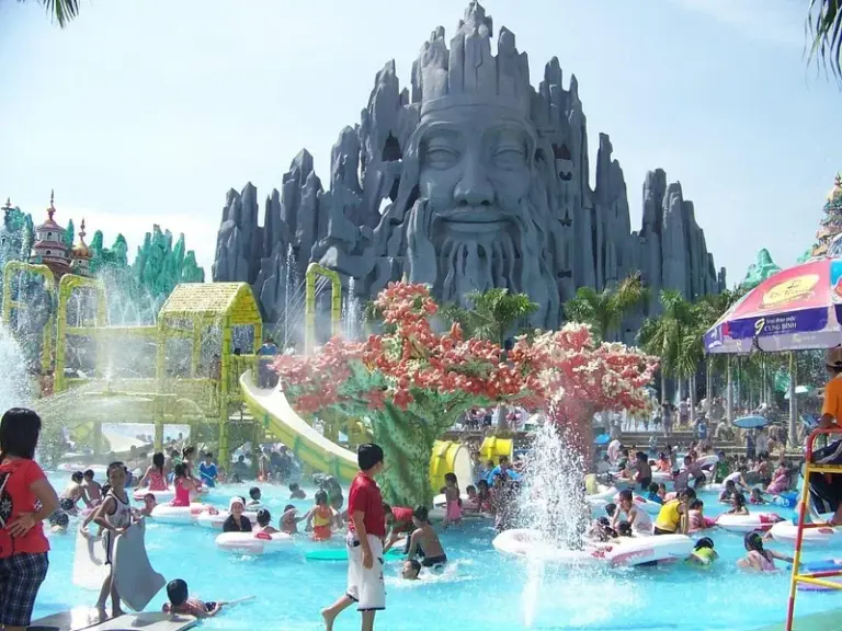 Suoi Tien Theme Park